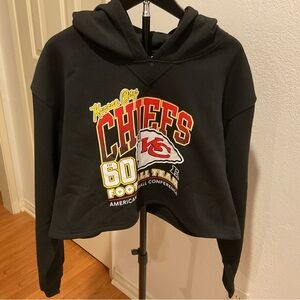 NWT KANSAS CITY CHIEFS CROP HOODIE-LARGE WOMEN